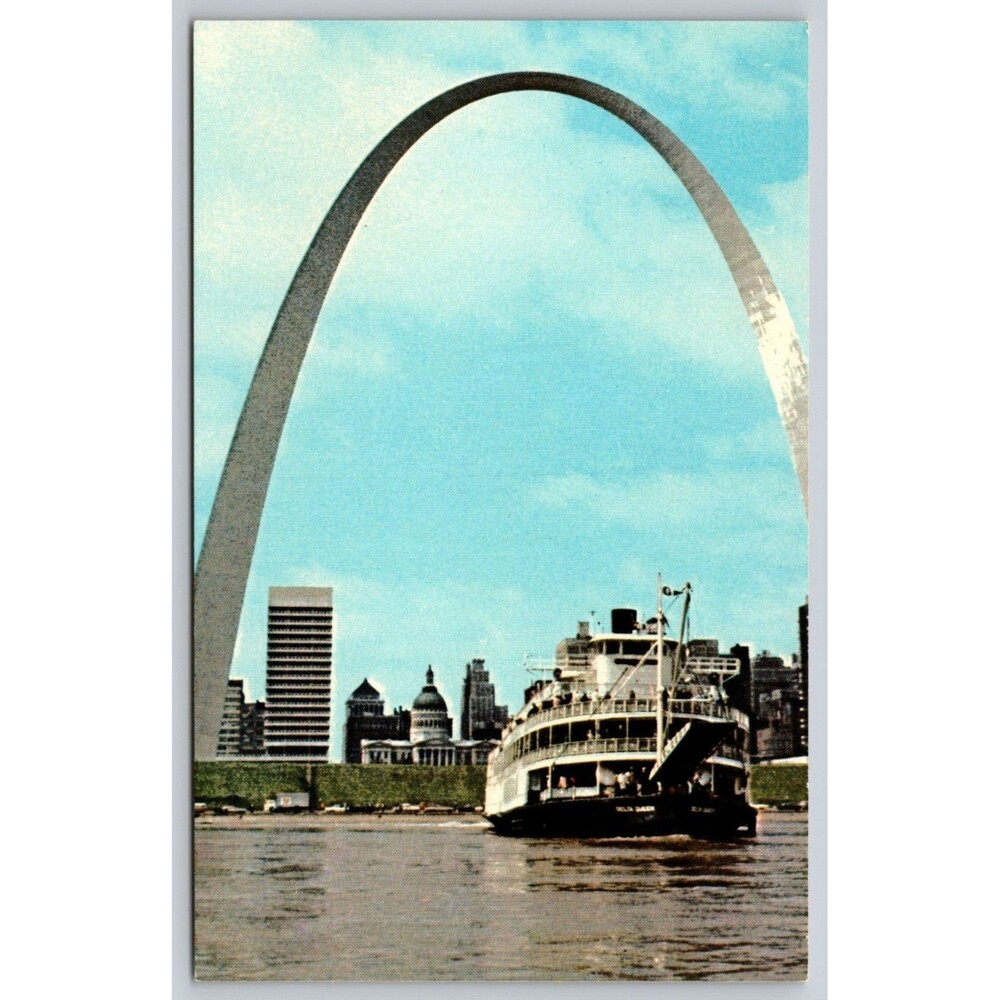 Vtg Postcard Delta Queen Steamboat Steaming by Gateway Arch St. Louis MO Unused